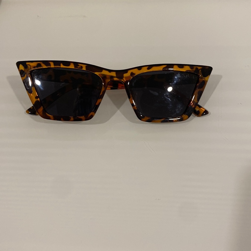 Isea- Cat Eye Sunnies